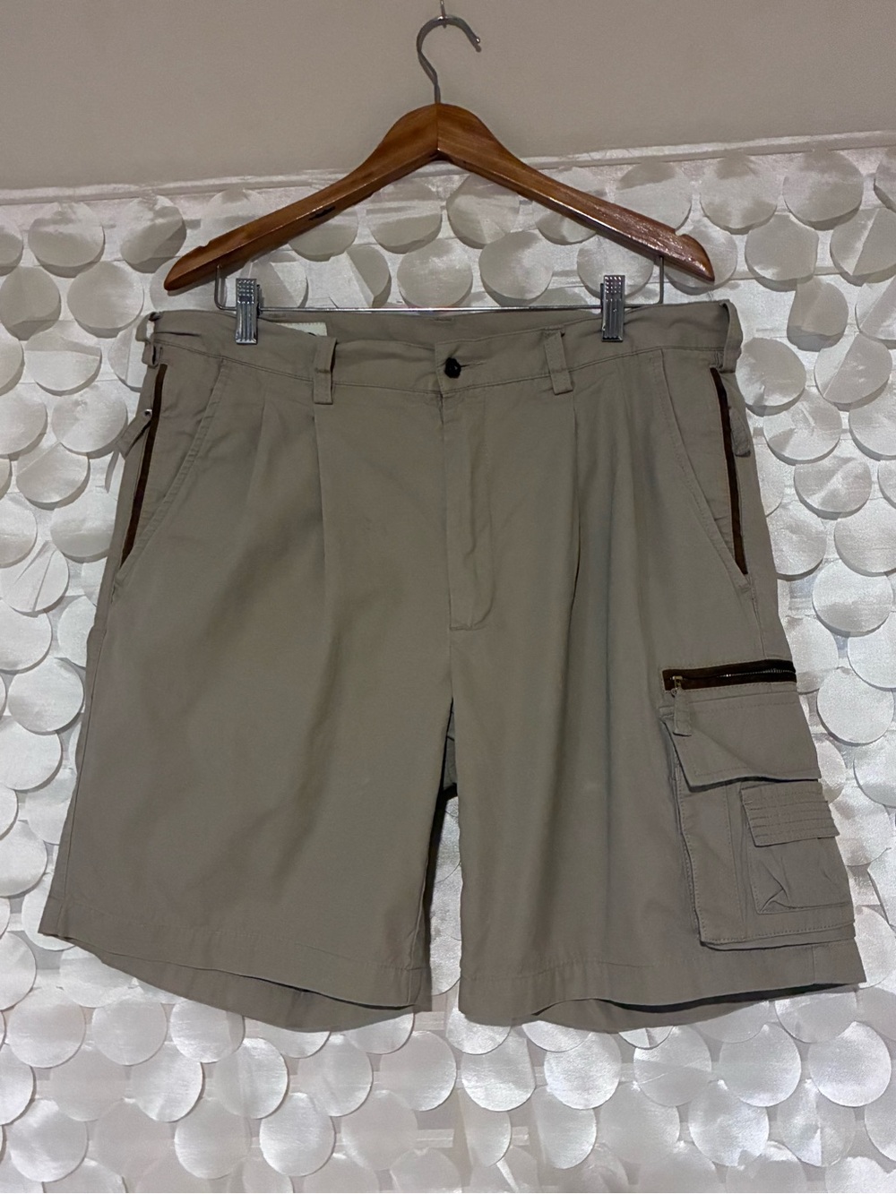 Men's Sz. 36 ORVIS ~ Khaki Cargo Shorts Utility Style